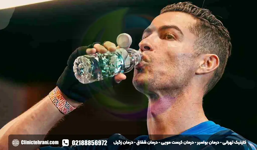 نوشیدن آب کافی و مصرف فیبر برای جلوگیری از یبوست